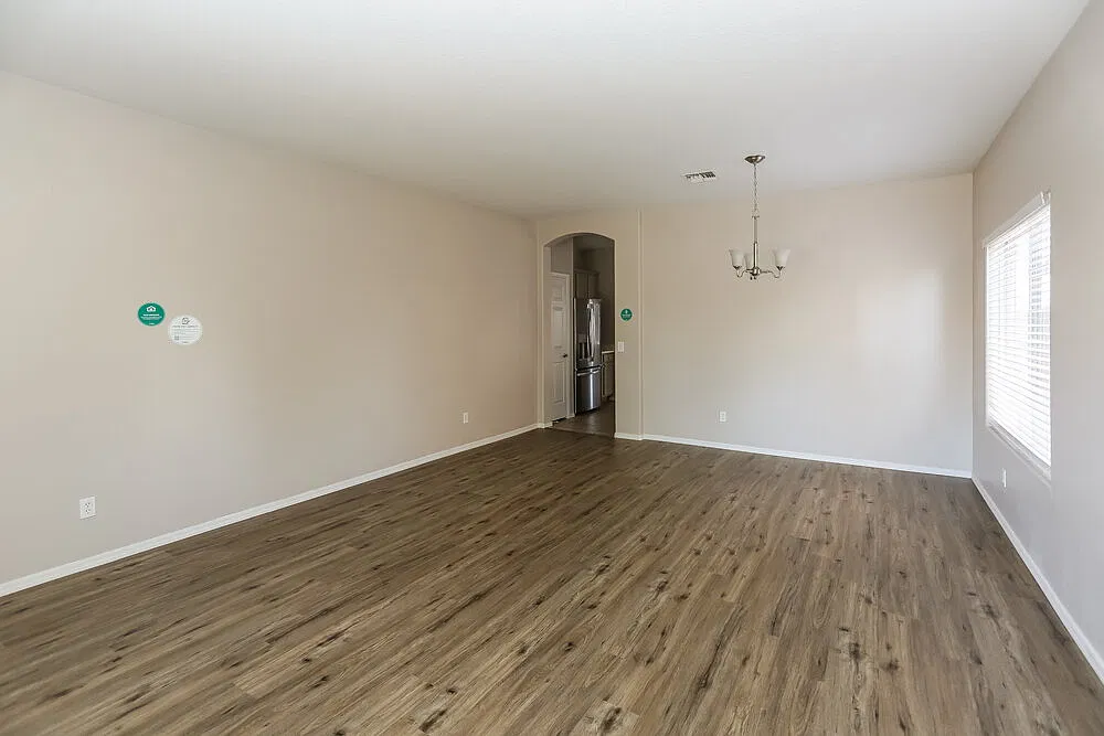 4 bed, 2.0 bath, 1821 sqft, $3,065 — Photo 3