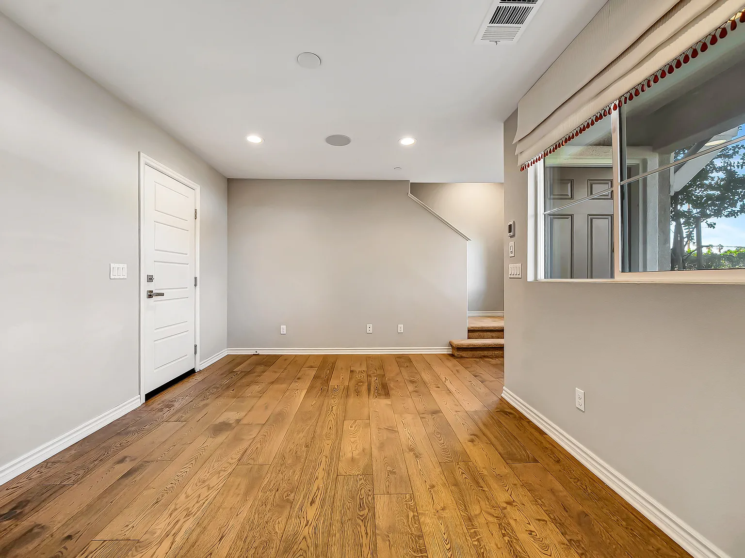 3 bed, 1629 sqft, $4,000 — Photo 4