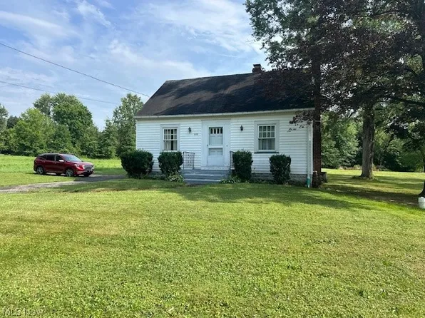 889 Tibbetts Wick Rd, Niles, OH 44420