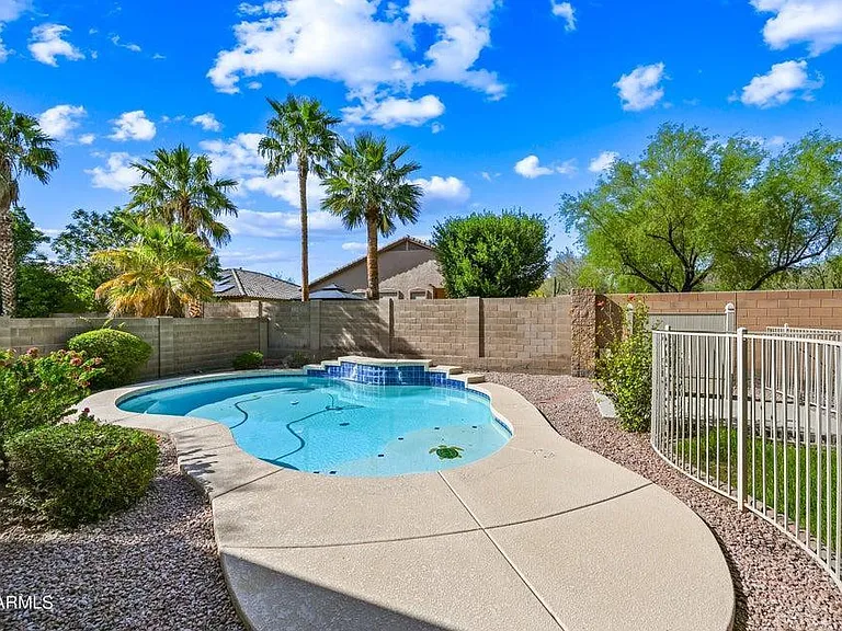 7102 W Katharine Way — Photo 30