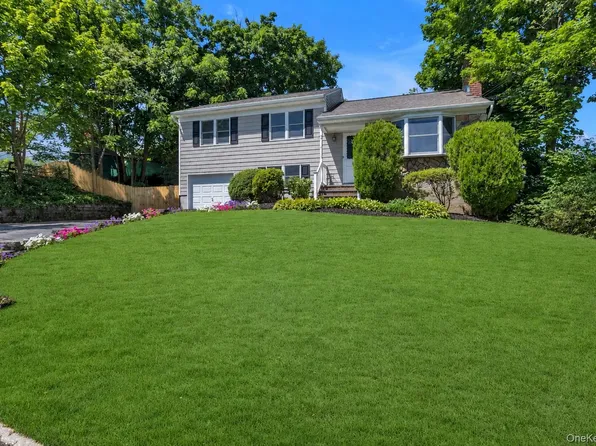 16 Meath Avenue, Huntington, NY 11743