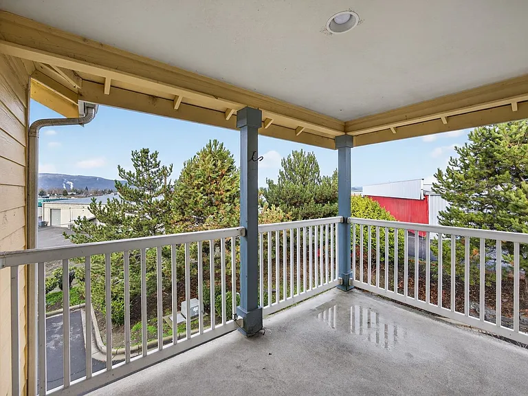 2533 Corona Ave #C — Photo 12