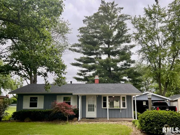 130 Stonegate Dr, Canton, IL 61520