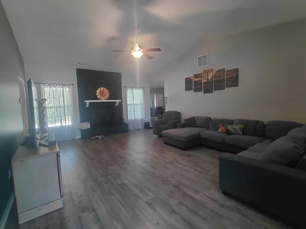 237 Vulpine Dr, Valparaiso, IN 46385