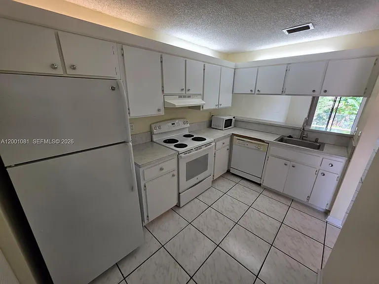 7959 NW 41st Ct #7959 — Photo 4