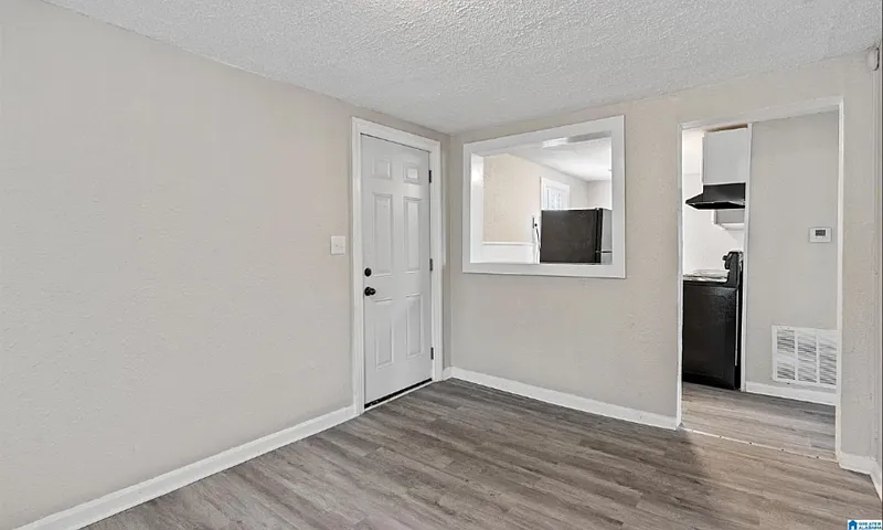 2 bed, 1.0 bath, 625 sqft, $699 — Photo 2