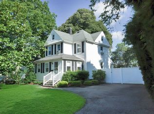 35 Arnold Ave, West Babylon, NY 11704