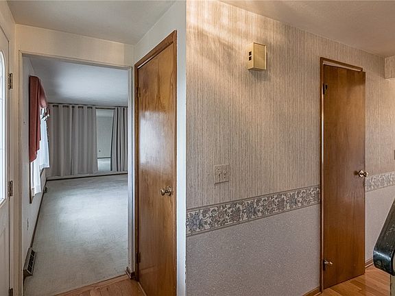 5th image of 3715 Aurelia Dr