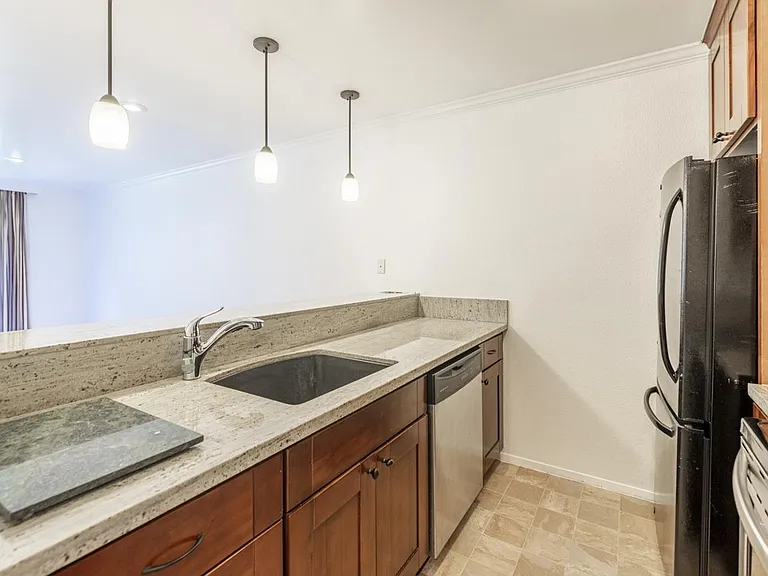 7205 Shelter Creek Ln — Photo 5