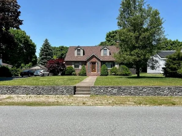 225 Spooner Ave, Warwick, RI 02886