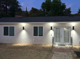 7780 Shadyspring Pl #B, Burbank, CA 91504