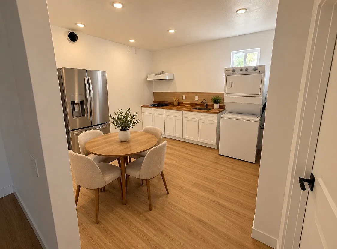 5 bed, 3045 sqft, $2,000 — Photo 2