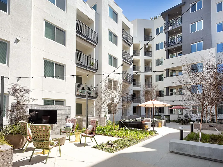 Alexan Noho West — Photo 87