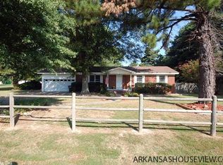 300 Cloverdale Rd, Jacksonville, AR 72076