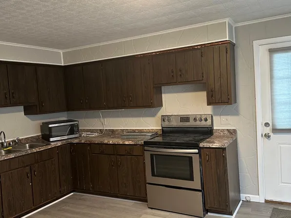 130 E 1st St, Grindstone, PA 15442