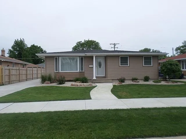 2314 24th St photo 1