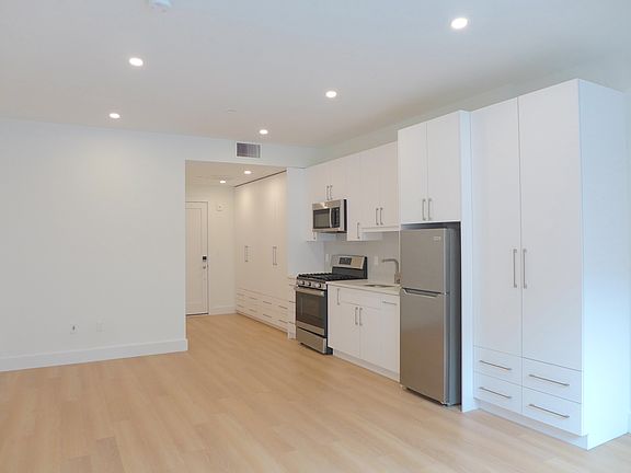 3rd image of 1112 Harrison Ave