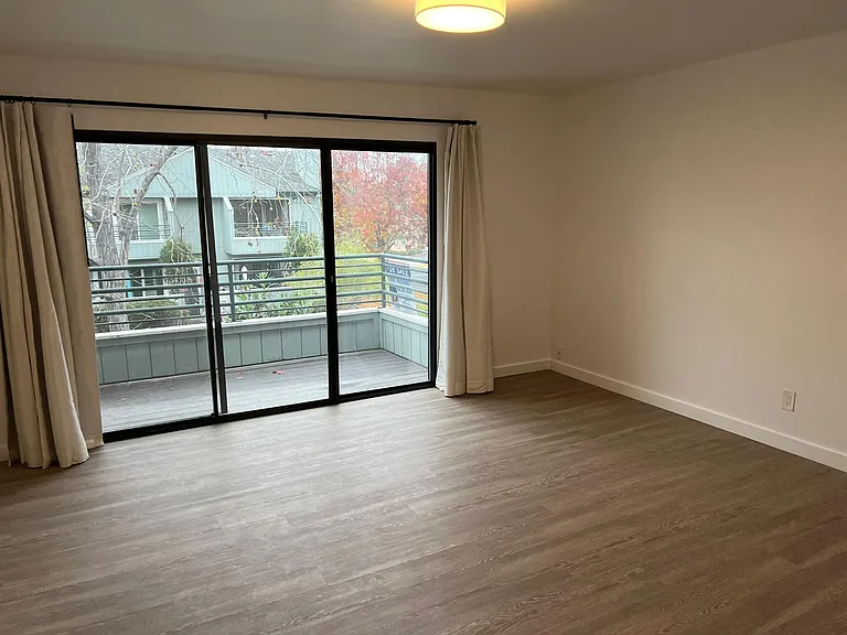 300 Rock Creek Way — Photo 6