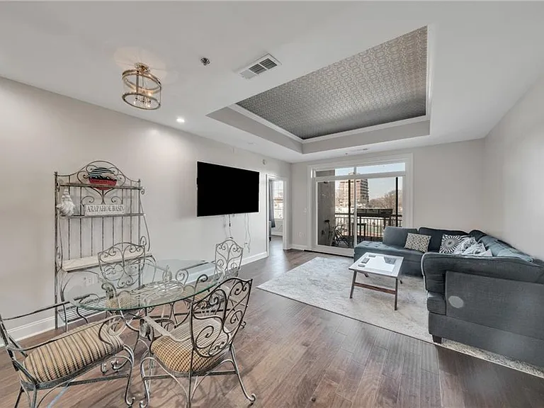 325 E Paces Ferry Rd NE #601 — Photo 8