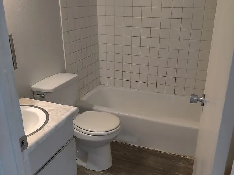 4371 / 4365 S Fairbourne Ave — Photo 9