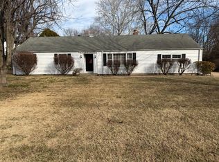 2574 S Luster Ave, Springfield, MO 65804