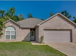 13898 Highland Pointe Dr, Northport, AL 35475