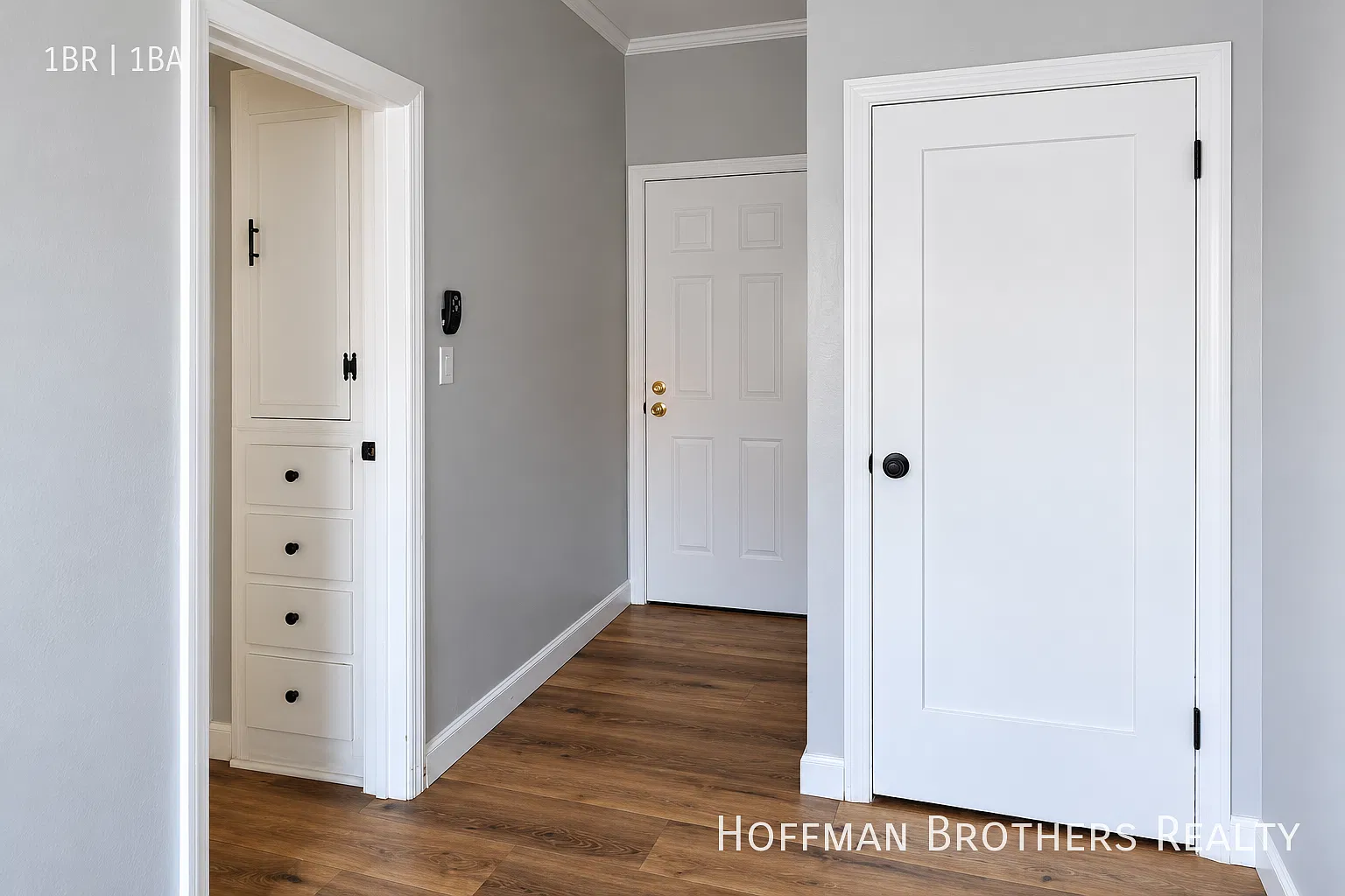 **Move-In Special** South LA Recently Updated 1 Bedroom with Wood-Look Floors, Spacious Living Ar... — Photo 4