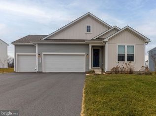 2098 Mandarin Dr, Chambersburg, PA 17202