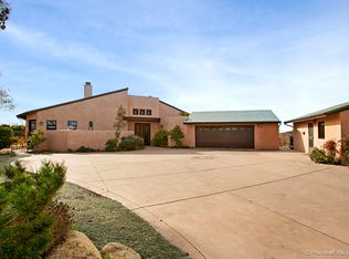 1960 Santa Margarita Dr, Fallbrook, CA 92028