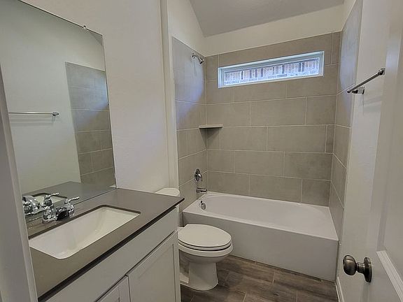 5th image of 1233 Fox Wing Way