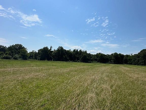 2nd image of 1 Mum Rd