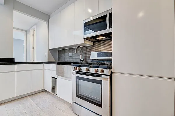 Rented by REAL New York | media 31