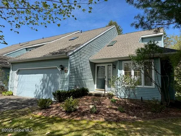 23 Standish Drive, Glenmont, NY 12077