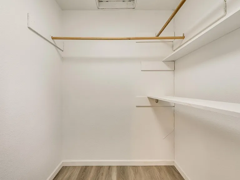 2402 Scotswood Dr — Photo 24