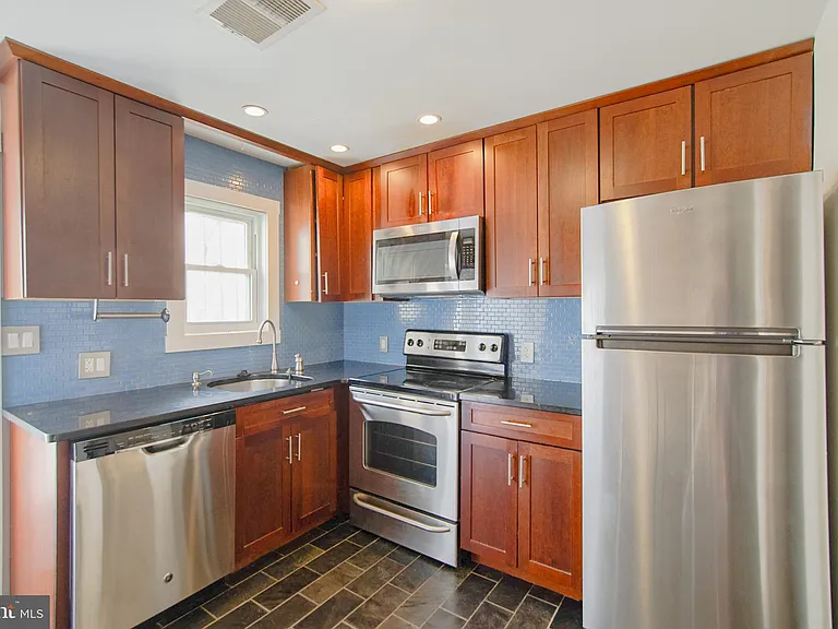 2619 South St #3 — Photo 18