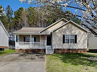 2112 McKinnon Dr, Clayton, NC 27520