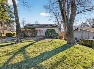 604 Nandale Ln, Ballwin, MO 63021