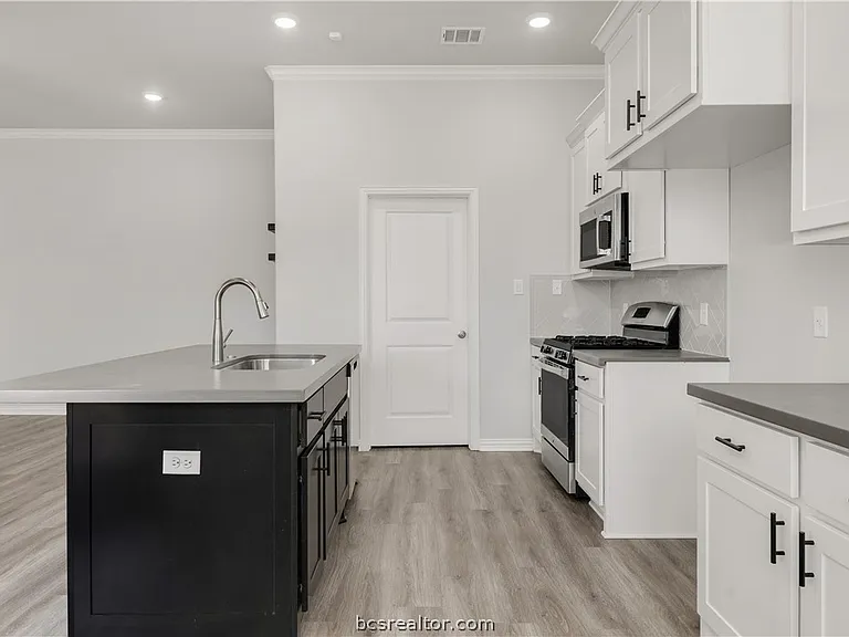 6219 Southern Cross Dr — Photo 8