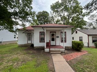 710 Elm St, Wamego, KS 66547