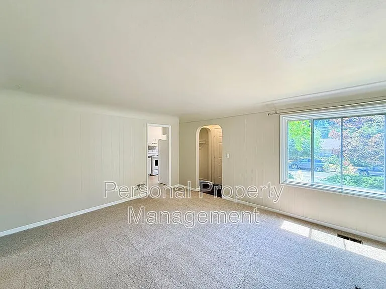 506 W 39th St — Photo 3