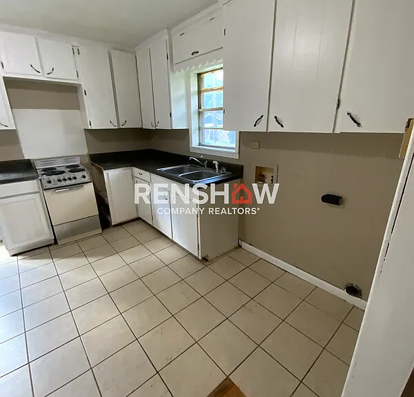 1528 Ewell Ave — Photo 3