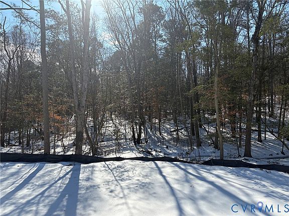 3rd image of 210 Mill Rd