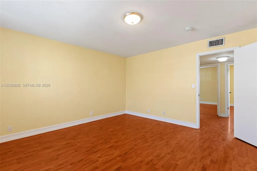 3 bed, 1630 sqft, $2,950 — Photo 2