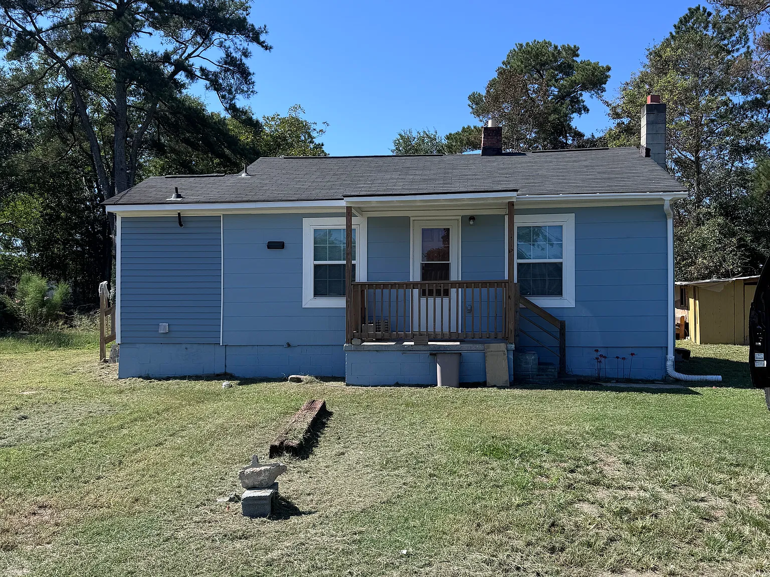 3 bed, 726 sqft, $1,100 — Photo 1