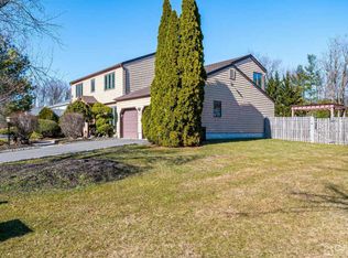 6 Acorn Dr, Edison, NJ 08820