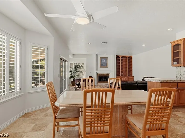 1888 Woodhaven Dr — Photo 20