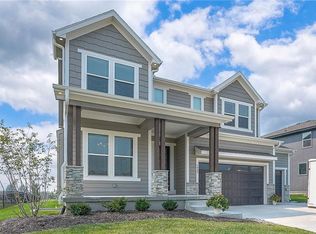 1607 SW Arbormist Dr, Lees Summit, MO 64082