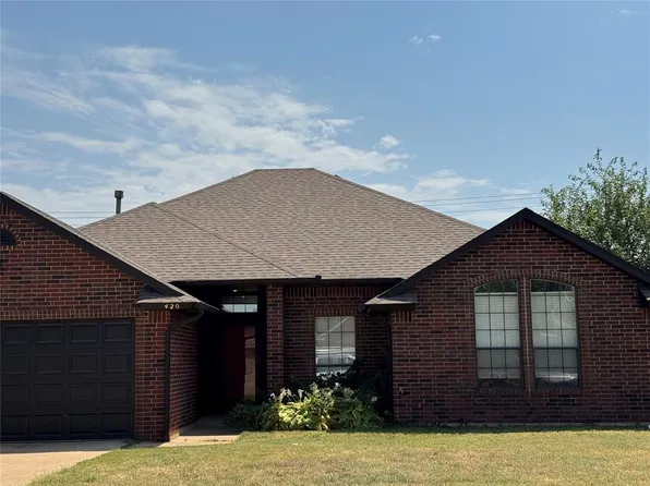 420 E Twelve Oaks Ter, Mustang, OK 73064