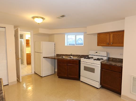 3rd image of 2145 W Chicago Ave #G