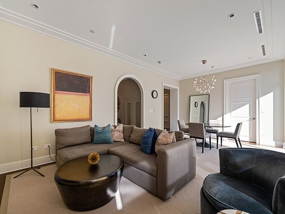 118 E Erie St Unit 18B, Chicago, 60611